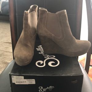 Seychelles suede wedge booties